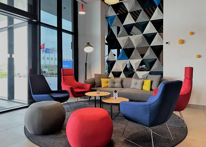 Express - - Airport By Ihg 4*