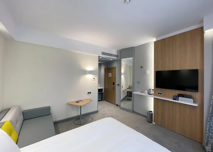 Express - - Airport By Ihg