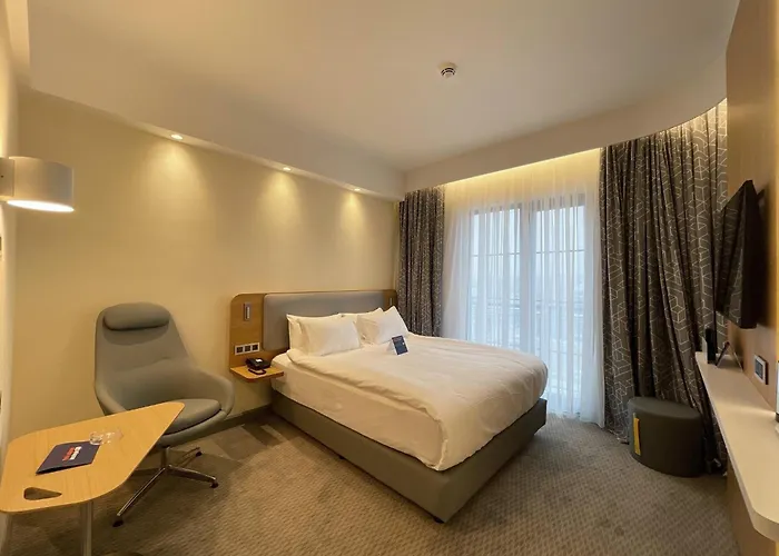 Express - - Airport By Ihg Otel