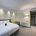 Express - - Airport By Ihg