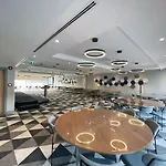 Express - - Airport By Ihg