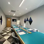 Express - - Airport By Ihg Hotel 4*