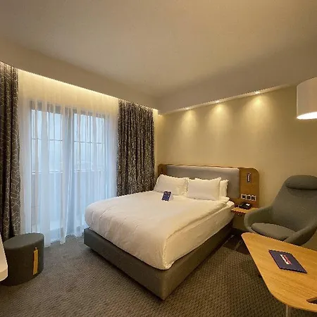 Express - - Airport By Ihg 4*