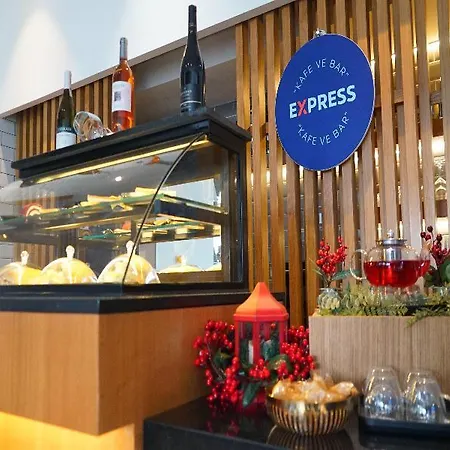 Express - - Airport By Ihg