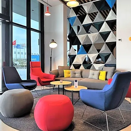 Express - - Airport By Ihg 4*