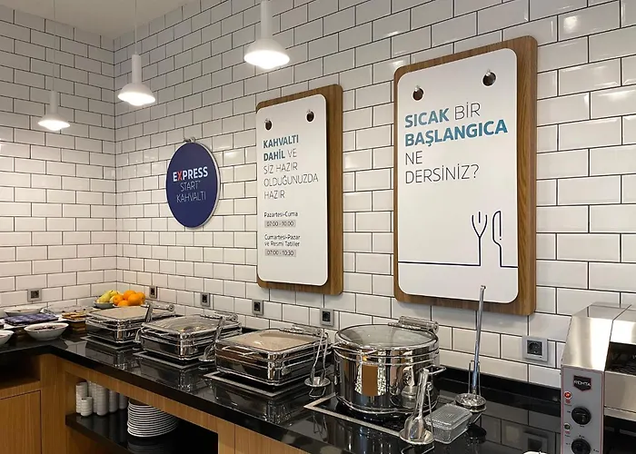 فندق Express - - Airport By Ihg