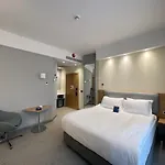 Express - - Airport By Ihg 酒店 4*