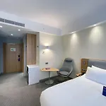 酒店 Express - - Airport By Ihg 4*
